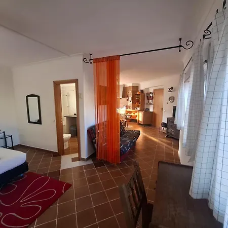 Em Moradia Com Jardim Apartment Aldeia de Juzo