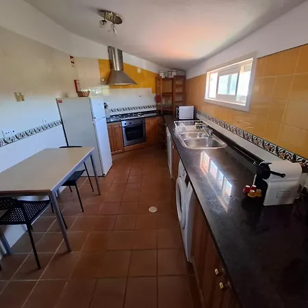 Em Moradia Com Jardim Apartment
